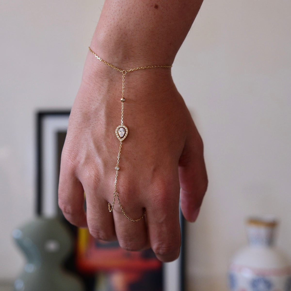 Hand Chain Larme Pavée